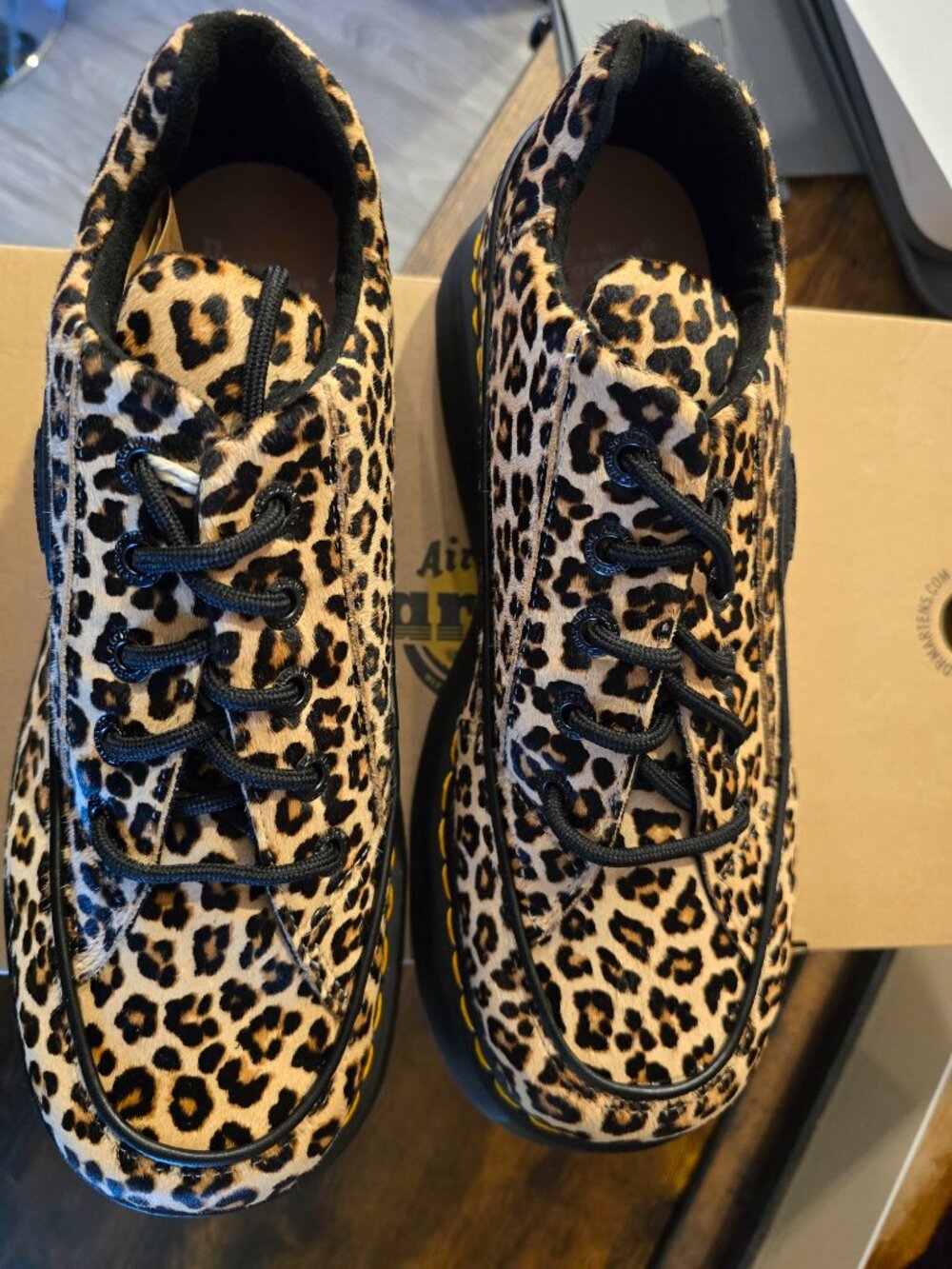 Dr. Martens Buzz 5 Eye Shoes Womens 11 Leopard Print Faux Fur Platform Oxfords - Picture 10 of 16